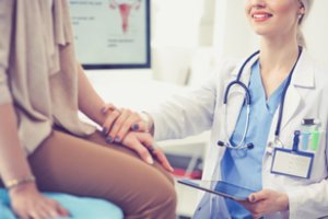 Kaip pasiruošti pirmajam vizitui pas ginekologę? Įsidėmėkite šiuos patarimus