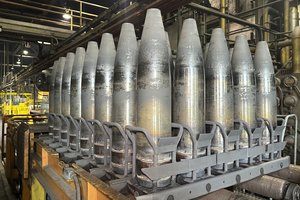 Žiniasklaida: Lenkijai ir NATO trūksta 155 mm sviedinių