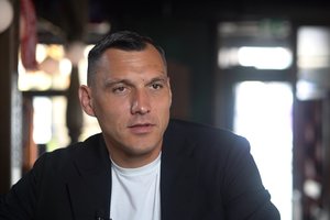 Jonas Mačiulis už daugiau nei 1 mln. eurų parduoda prabangų namą Kaune: šalia – įspūdingas SPA, svečių namai