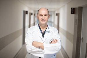 Gydytojas V. Vaitkus: mitas, kad specialus čiužinys padės išvengti pragulų