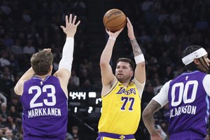 Saldainiuku komandos draugą pavaišinęs L. Dončičius patyrė pirmąją nesėkmę su „Lakers“ marškinėliais