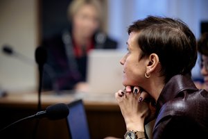 Teismas skelbs sprendimą neblaivios automobilį vairavusios E. Radvilės byloje