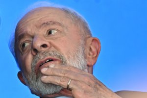 Brazilijos prezidentas ginče su JAV dėl tarifų plienui pagrasino „atsakomaisiais veiksmais“