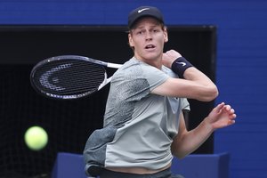 Pirmoji pasaulio raketė I. Sinneris savanoriškai sutiko su diskvalifikacija