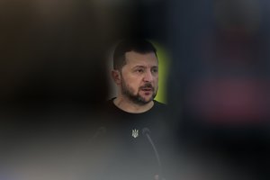 V. Zelenskis patvirtino, kad su JAV deramasi dėl paramos mainais į naudingąsias iškasenas