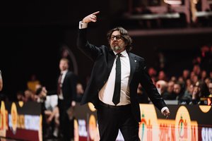 Prakeiksmą Vilniuje nutraukęs A. Trinchieri „Neptūną“ lygino su „Celtics“ ir prabilo apie M. Rubštavičiaus progresą