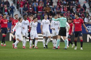 „Real“ dešimtyje neįveikė „Osasuna“, o išvarytas J.Bellinghamas tikino, kad nekeikė teisėjo