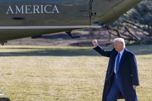 D. Trumpas: kas gelbsti savo šalį, nepažeidžia įstatymo