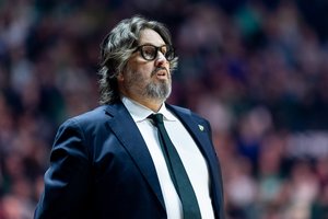 Sausas iš balos išlipęs A. Trinchieri nukėlė kepurę prieš D. Sirvydį, bet apie L. Walkerio ateitį Kaune kalbėti nenorėjo