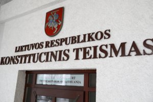 Siūlo naujus Konstitucinio Teismo teisėjų nusišalinimo pagrindus: tai susiję su jų buvusia politine veikla