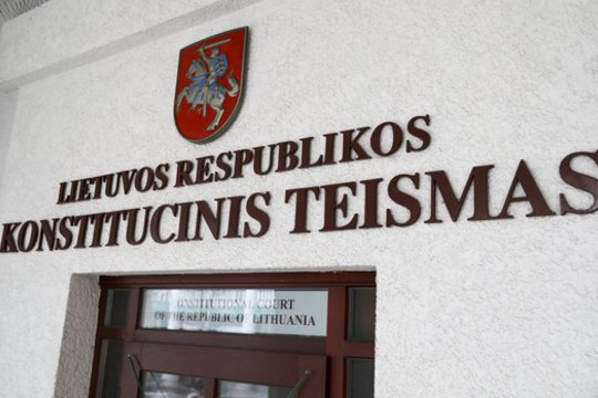 Siūlo naujus Konstitucinio Teismo teisėjų nusišalinimo pagrindus: tai susiję su jų buvusia politine veikla