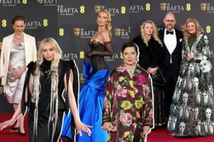 BAFTA raudonuoju kilimu žengusioms garsenybėms – kritikos kirčiai: atleido stilistus?