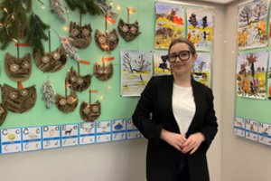 Tarptautinėje švietimo arenoje tiesiai iš universiteto suolo atsidūrusi Austėja: „Nesupratau, kokia kalba man dabar reikia kalbėti“