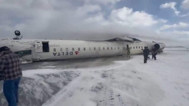 Užfiksavo momentą, kai Kanadoje į žemę rėžėsi lėktuvas