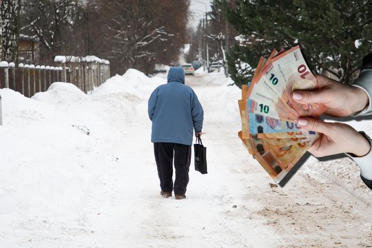 „Prisipirks skalbenkių ir televizorių“: griebiasi paskutinio šiaudo, kad gyventojai nepasitrauktų iš pensijų kaupimo