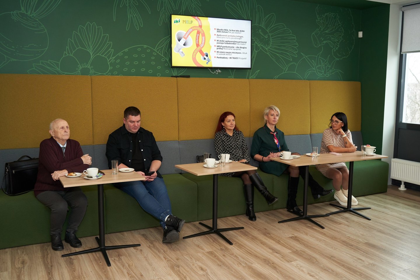 „Iki“ klientų valdyba ne tik susipažino su šiuo kokybiniu procesu, bet ir patys tapo jo dalimi – ragavo ir balais vertino perkamiausias gėrybes, įskaitant ir sezoninius vaisius bei daržoves.