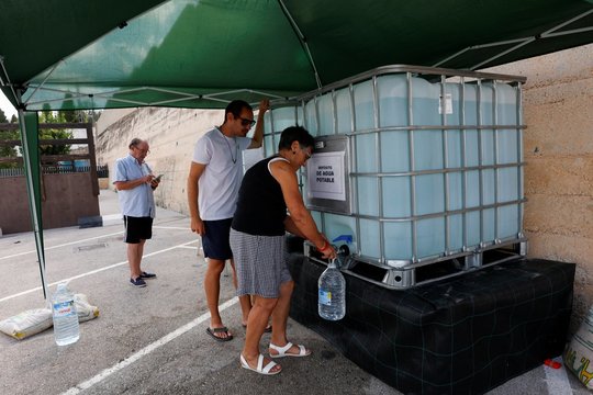 Rio de Žaneire tęsiantis rekordiniams karščiams – iššūkiai gyventojams: ieško būdų atsigaivinti