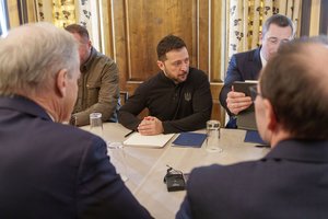 Po absurdiškų D. Trumpo išpuolių Ukraina telkiasi aplink V. Zelenskį: užstoja net aršūs kritikai