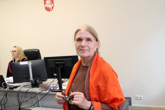 E. Švenčionienei gresia atvesdinimas kitoje byloje: teismas paskutinįjį kartą ieškos telefonu, elektroniniu paštu, siųs siuntą