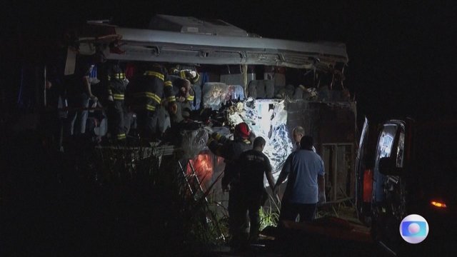 Nelaimė Brazilijoje: autobusui susidūrus su sunkvežimiu žuvo 12 žmonių, dar 19 buvo sužeisti