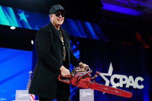 D. Trumpas nori, kad E. Muskas „būtų agresyvesnis“