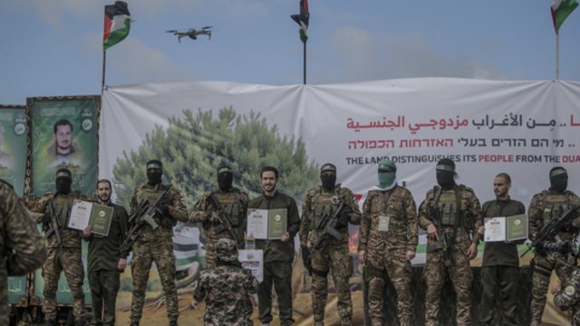 Į Izraelį sugrįžo dar keturi „Hamas“ įkaitai: tai paskutiniai gyvi belaisviai