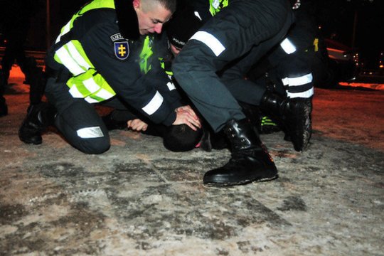 Kaune siautėjo du chuliganai – vienas iš jų turėjo kastetą