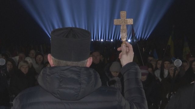 Ukrainoje – išskirtinė šviesos instaliacija: pagerbtos per karą žuvusios aukos