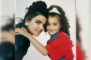 Nuotraukoje – žinomas mamos ir dukros duetas: ar atpažįstate?