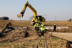 Lietuvos pasienyje – krentantys laidai ir virstantys stulpai: akimirka nuguls į istorijos puslapius