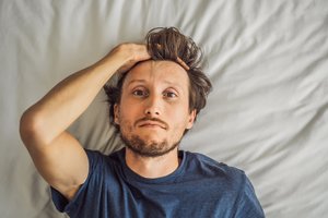 Rytais jaučiatės pavargę? Miego ekspertė pažėrė patarimų – padės greičiau išsibudinti