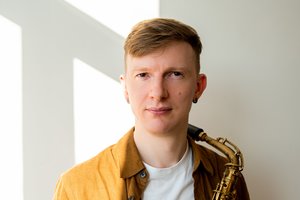 Saksofono virtuozas tęsia ambicingą sumanymą: naujausią darbą įvertins trys Lietuvos miestai