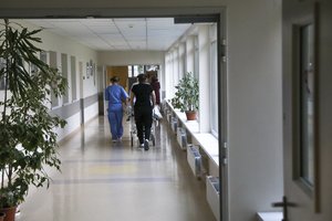 Lietuvoje auga sergamumas gripu – į ligonines paguldyta 200 pacientų, 6 žmonės mirė