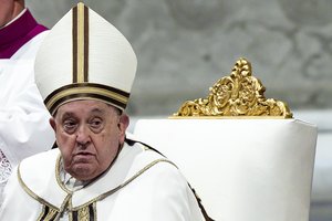 Vatikanas skelbia apie popiežiaus Pranciškaus būklę: yra nedidelių pokyčių 