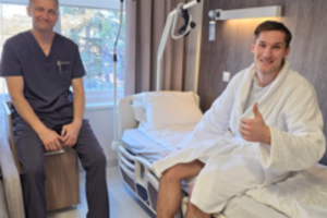 Ą. Tubeliui sėkmingai atlikta kelio operacija