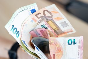 Iš Vilniaus rajono gyventojos sąskaitos sukčiai pasisavino milžinišką eurų sumą 