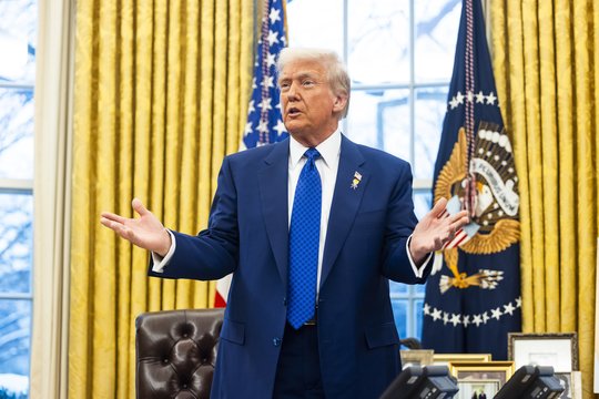 Griežtus D. Trumpo veiksmus gali lydėti keršto troškimas: įvardijo, kas tam turi įtakos