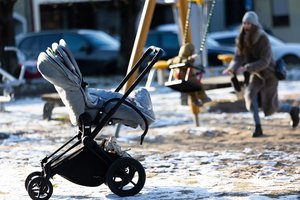 Iš Vyriausybės – gera žinia tėvams: siūlo padidinti vienkartinę išmoką gimus vaikui