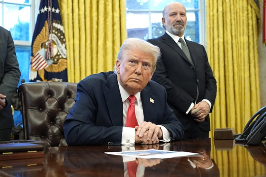 D. Trumpas atsakė, ar JAV ir toliau tieks Ukrainai karinę paramą