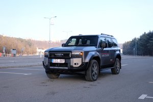 Naujo „Toyota Land Cruiser“ testas: ar tikram visureigiui vieta kelyje (ir kas nustebino labiausiai)