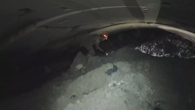 Indijoje sugriuvus tuneliui – gelbėtojų pastangos pasiekti įstrigusius žmones: parodė, kas vyksta viduje