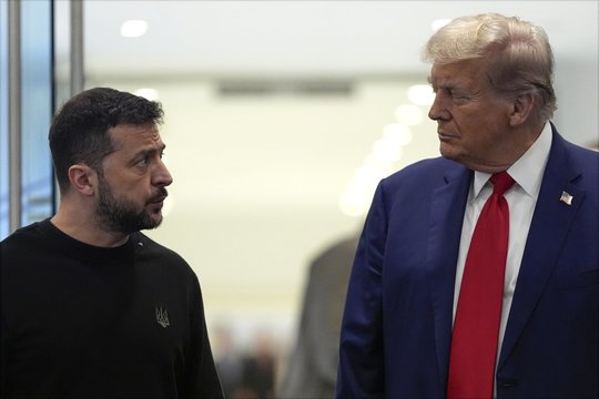 V. Zelenskio laukia vizitas su D. Trumpu: ketina pasirašyti susitarimą dėl retųjų iškasenų