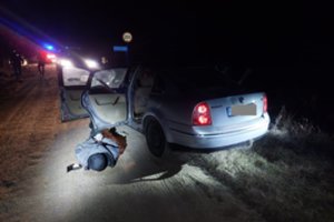 Druskininkų savivaldybėje kontrabandininkai automobiliu partrenkė pasienietį, šis panaudojo ginklą 
