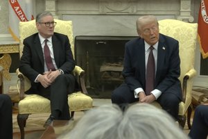 Klausimo apie V. Zelenskį sulaukęs D. Trumpas – apstulbo: pamiršo praminęs jį diktatoriumi