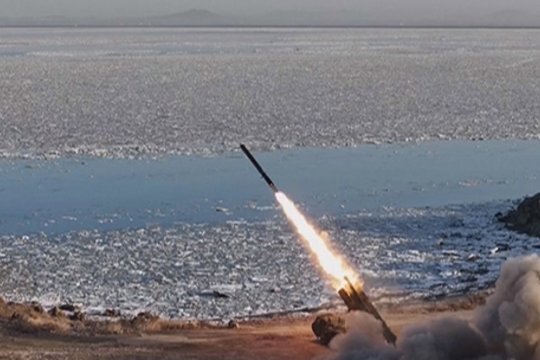 Šiaurės Korėja toliau demonstruoja galią: surengė strateginių kruizinių raketų bandymus