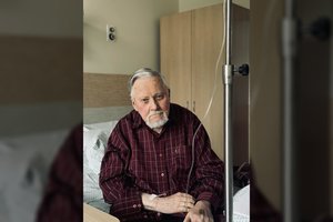 V. Landsbergis slapčia iš Santariškių pasiuntė žinią: „Jokie gerieji daktarai manęs nesulaikys“