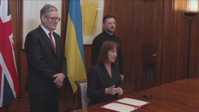 Jungtinė Karalystė ir Ukraina pasirašė paskolos sutartį: kariaujančiai šaliai skolina 2,74 mlrd. eurų