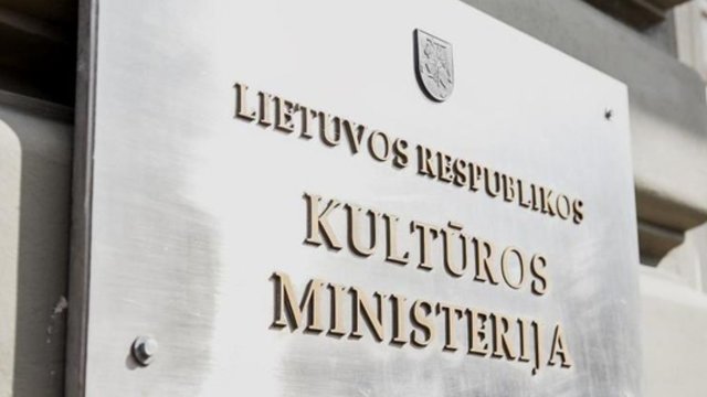 Abejoja, ar verta ministrams priskirti didelių galių: atsigręžė į tikrąją šio žodžio kilmę
