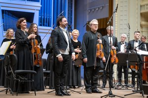 Filharmonijoje Lietuvos kamerinis orkestras ir solistai dovanojo Vakarų ir Rytų muzikos puokštę