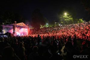 Scenų nuoma su OWEXX – pasiruošimas šventei su profesionalais